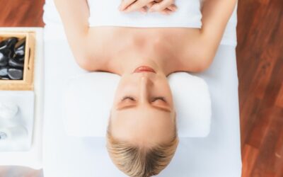 Jak masować głowę masażerem, by poczuć ulgę?