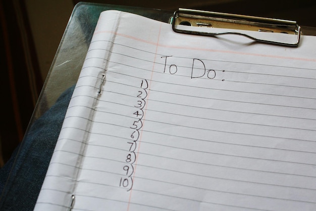 Oto lista fraz po usunięciu semantycznie podobnych lub równoważnych wpisów – co warto wiedzieć?