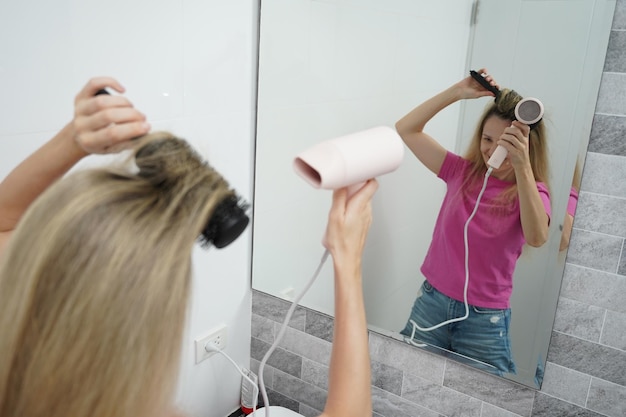 Jak uratować spalone włosy po rozjaśnianiu i przywrócić im miękkość?