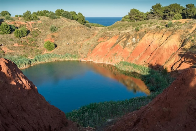 Co to cera atopowa i jak wpływa na codzienne życie?