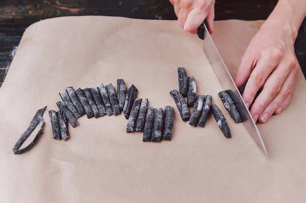 Jak wykonać zabieg pielęgnica w domowych warunkach?